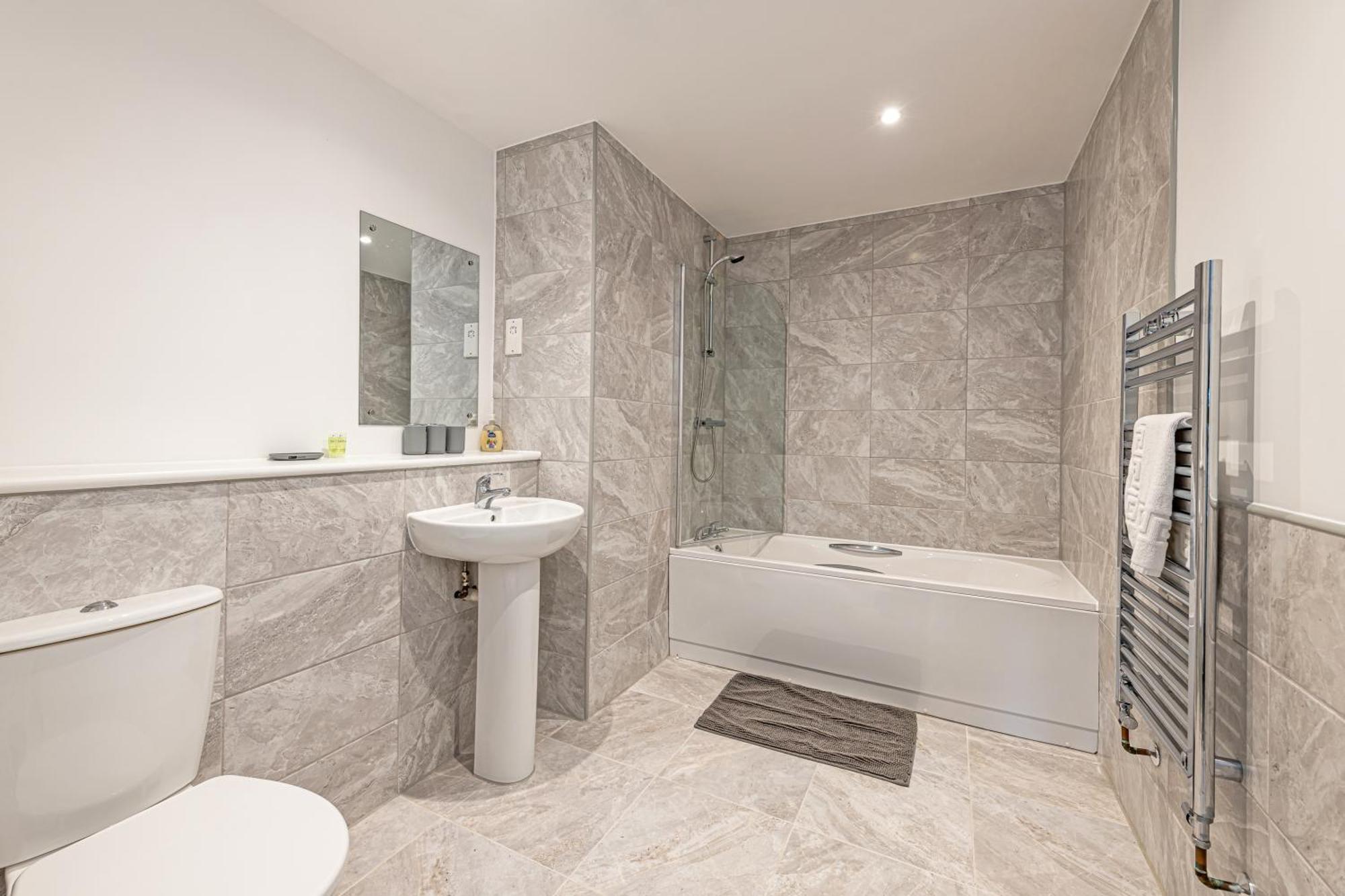 Gospel Heights Luxury Apartments With Parking Heswall Exterior foto